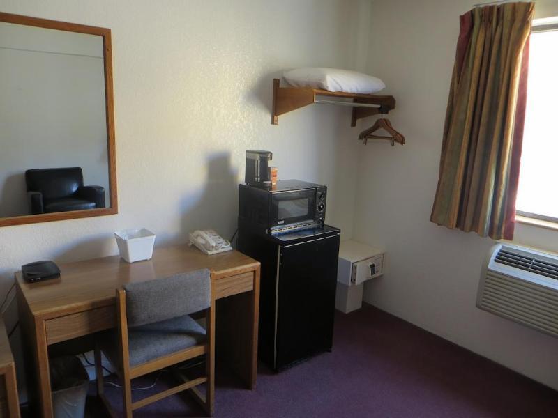 Super 8 By Wyndham Saanichton Victoria Airport Hotel Eksteriør billede